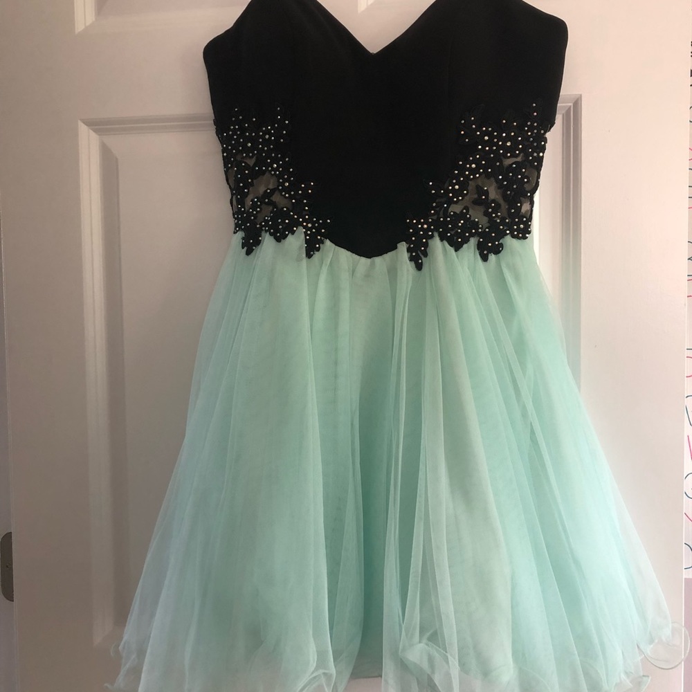 New condition homecoming/formal dress